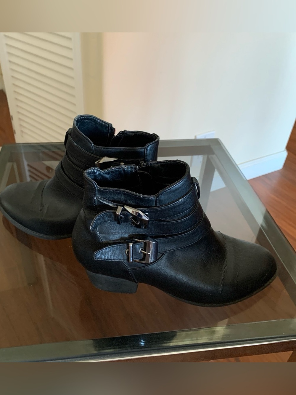 TOP Moda Black Leather Ankle Booties with Buckle Straps
